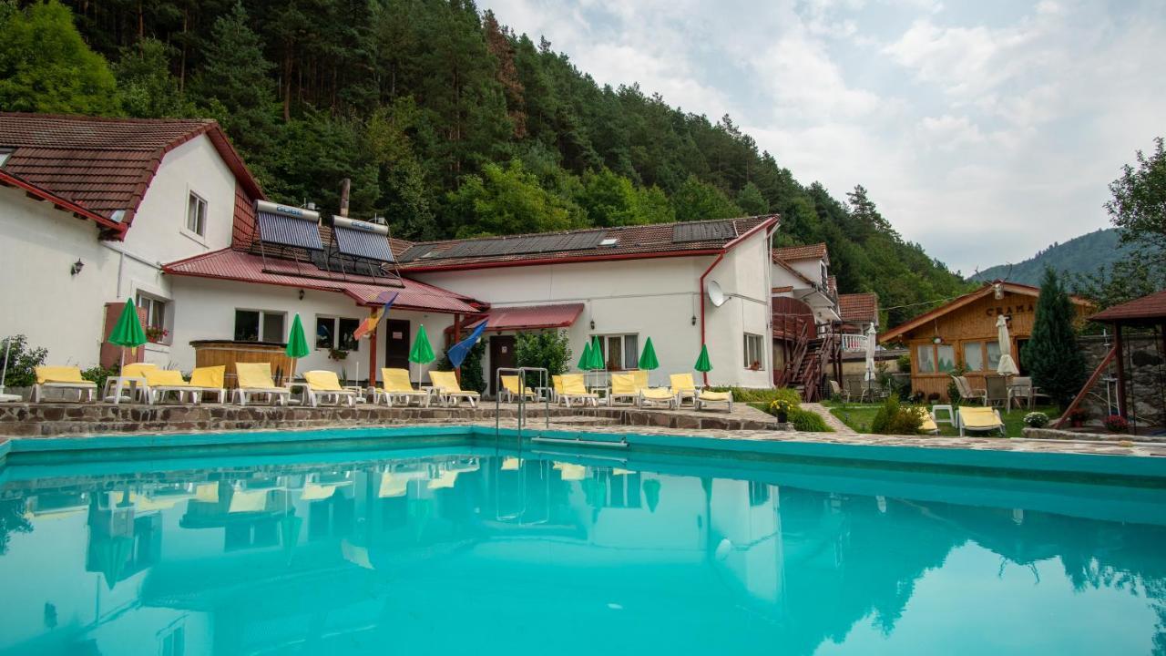Pensiunea Alpin Пелтініш Екстер'єр фото